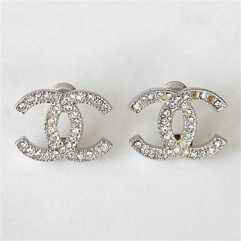 chanel earrings from china